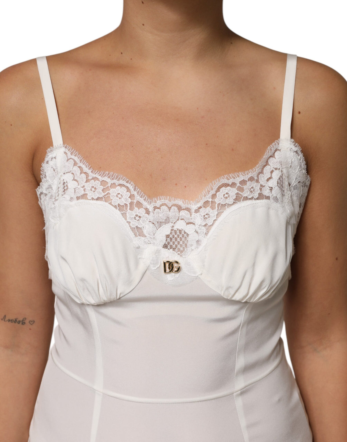 Dolce & Gabbana vit spetsklänning i siden med DG-logotyp (nattplagg)