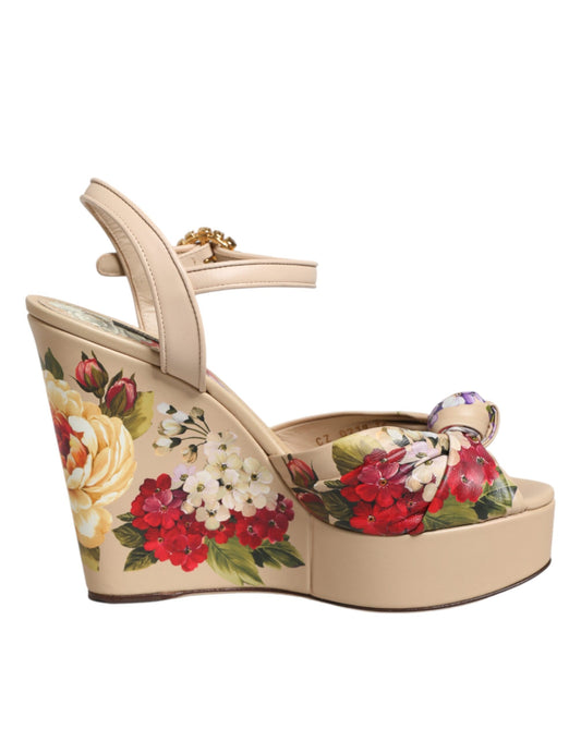 Dolce & Gabbana beige blommiga kilklacksandaler med ankelrem